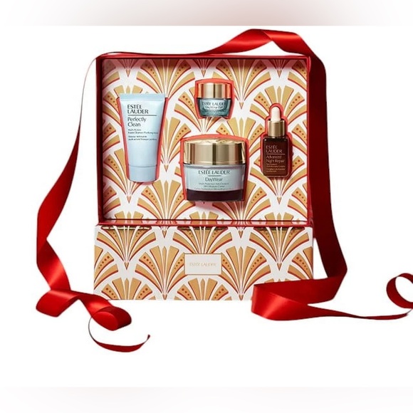 Estée Lauder 4-Pc Day Wear Moisturizer Skin Care Set - Picture 3 of 3